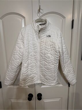 The North Face Women's White Quilted Puffer Jacket XL